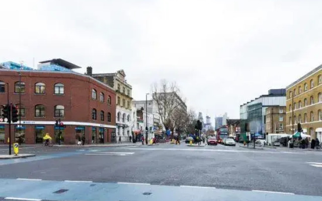 Whitechapel Grand