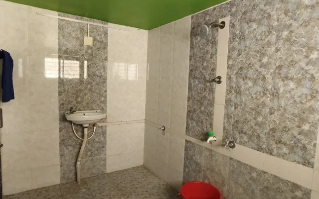 Square & Dormitory Stays