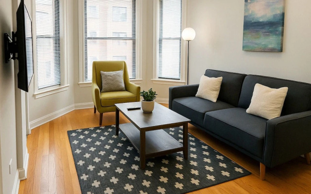 2BR Living - Halsted rep