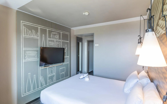 ibis Porto Gaia