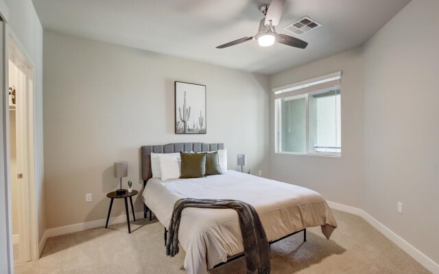 FRONTDESK Montreux Apts Northeast Phoenix