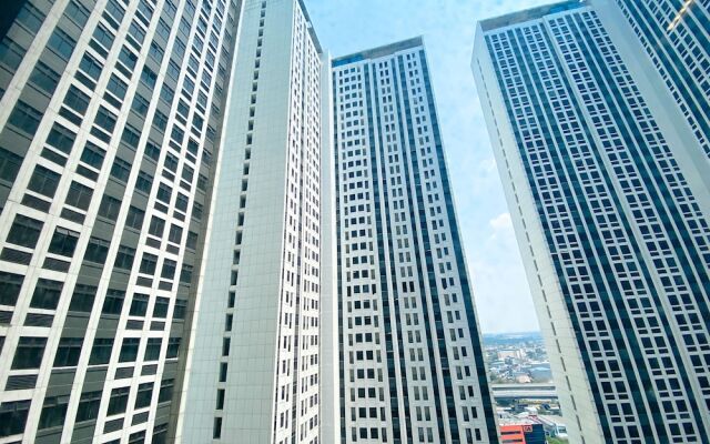 Homey And Warm Studio Room Pollux Chadstone Apartment