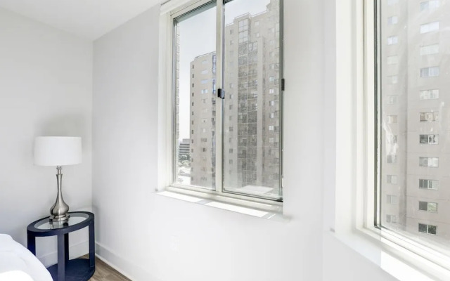 Elegant 2BR Apartment - Minutes to D.C.