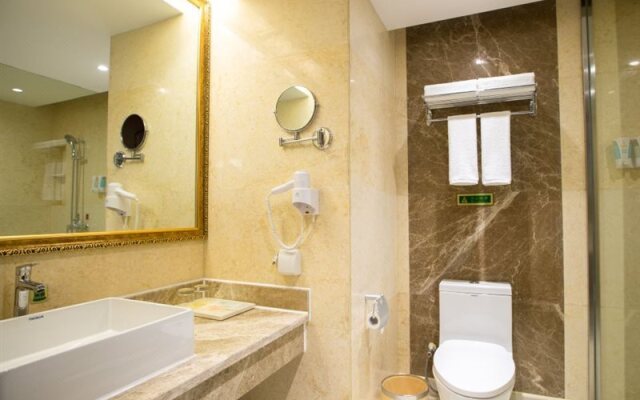 Vienna International Hotel (Zhumadian Huayuan Xuefu)