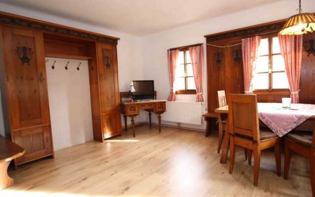 Sprawling Mansion near Ski Area in Salzburg