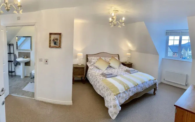 Property with Great Access - Sleeps max7