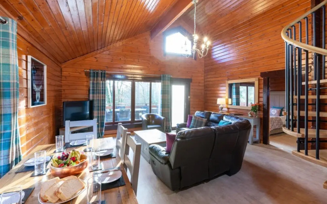 Lady Galloway Lodge 30 with Hot Tub, Newton Stewart