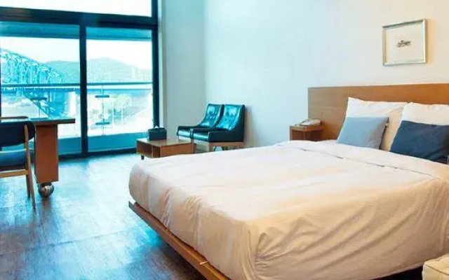 Tongyeong Geobukseon Hotel