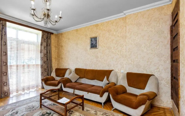 Azneft Royal Suite Apartment Sea View