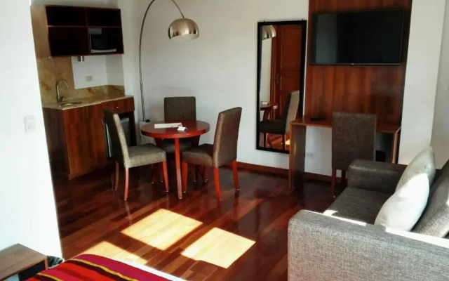 La Aurora Hotel