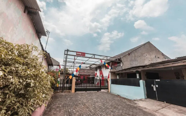 OYO 947 Angel Home Stay Syariah
