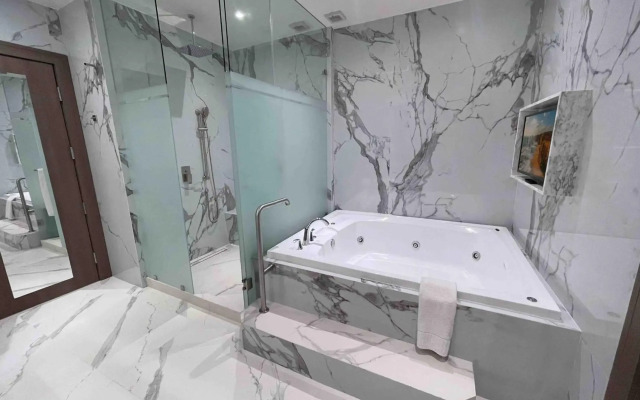 Safi Royal Luxury Metropolitan