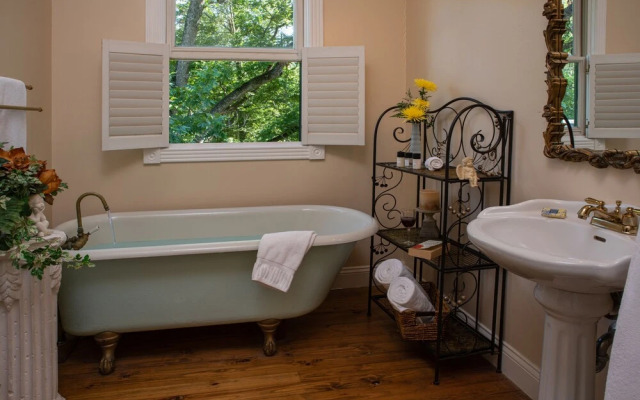 White Oak Manor Bed & Breakfast