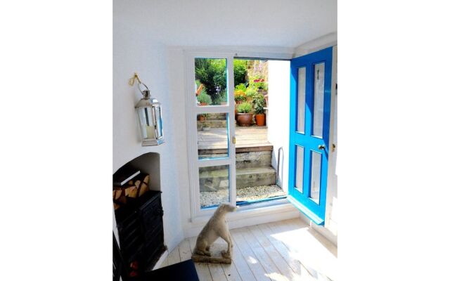 Beautiful Bright Georgian House Angel