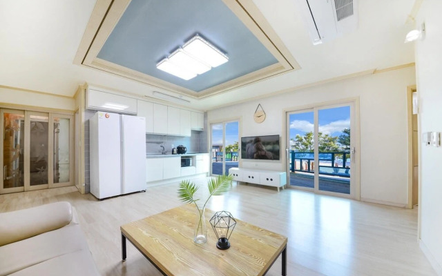 Gyeongju Oceanville Pension