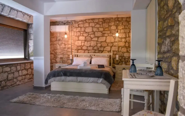 Coastal Stone Hideaway With Stunning Scenery