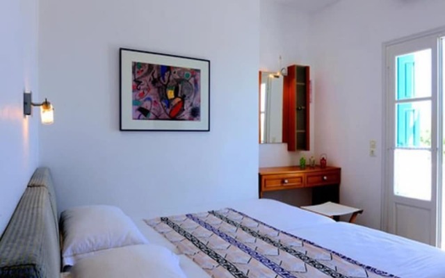 Anemoessa Rooms & Studios