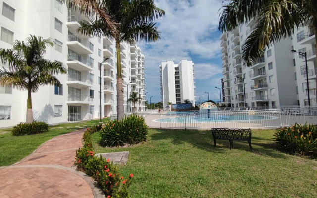 Hermoso apartamento con piscina (alberca).