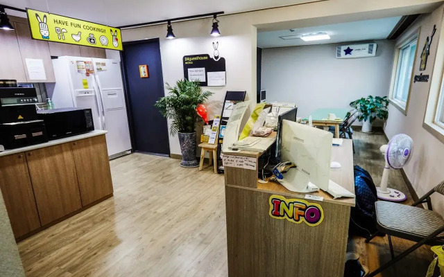 24 Guesthouse Seoul Cheongryangri