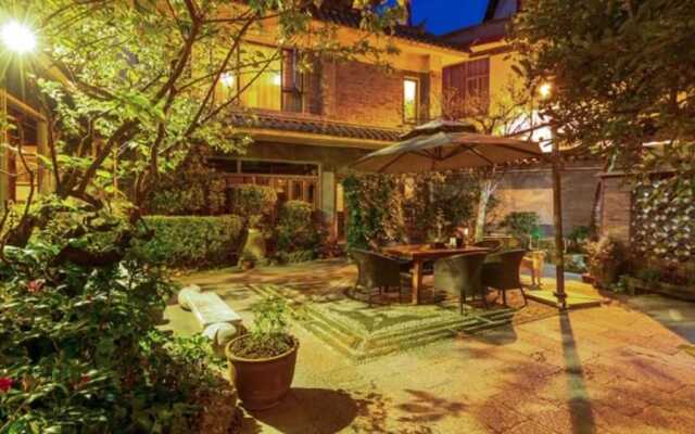 Floral Hotel · Yi Xing Lijiang