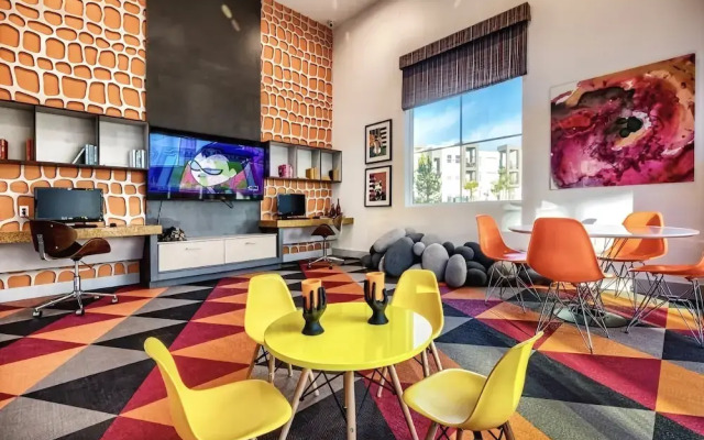 Cozy 2 Bedroom Apartment