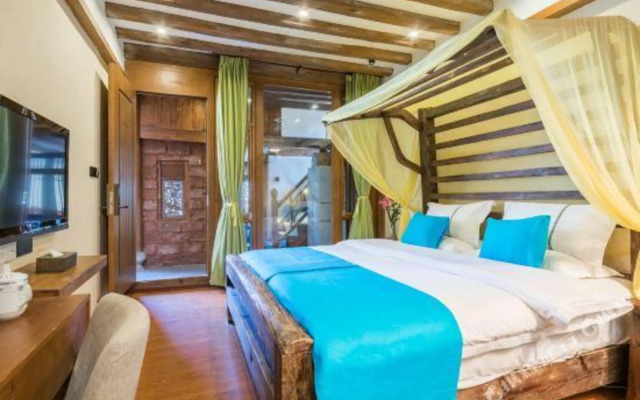 Lijiang Houfu Inn