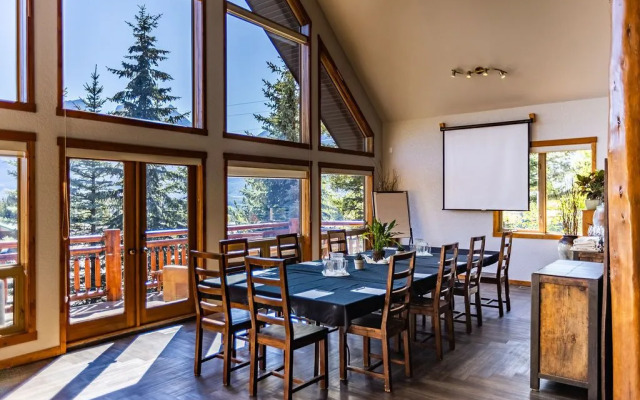 A Bear and Bison Inn