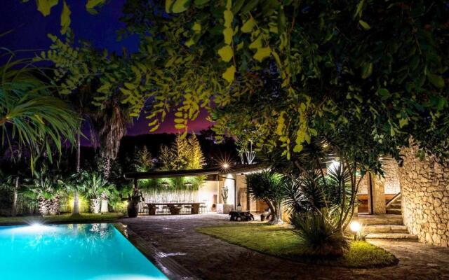 La Villa Apartments