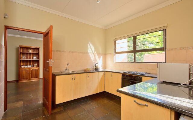Centurion Golf Suites Boca Walk