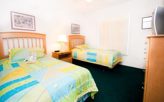 Ir021or 3 Bedroom Home by RedAwning