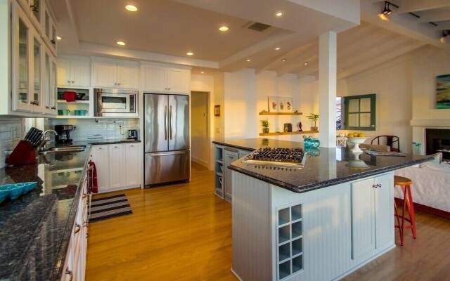 Sunset Beach 2 Bedrooms 2 Bathrooms Home