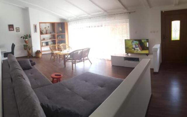 Haus Mirela