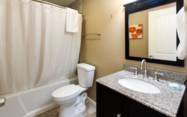 The Dahlonega Square Hotel & Villlas