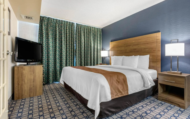 Quality Suites Whitby