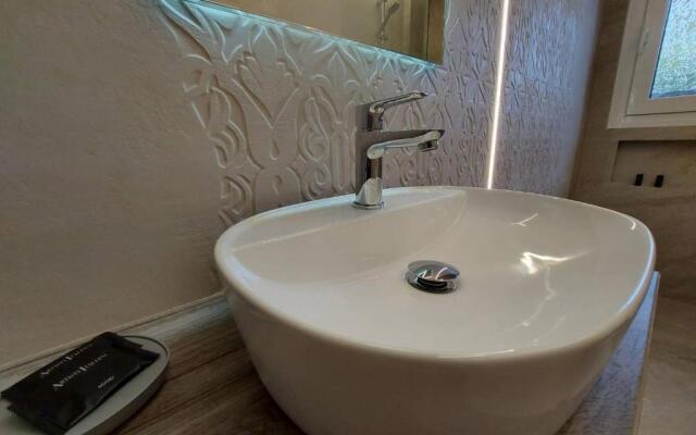 Veria Panorama Luxury Suite with Garden 2