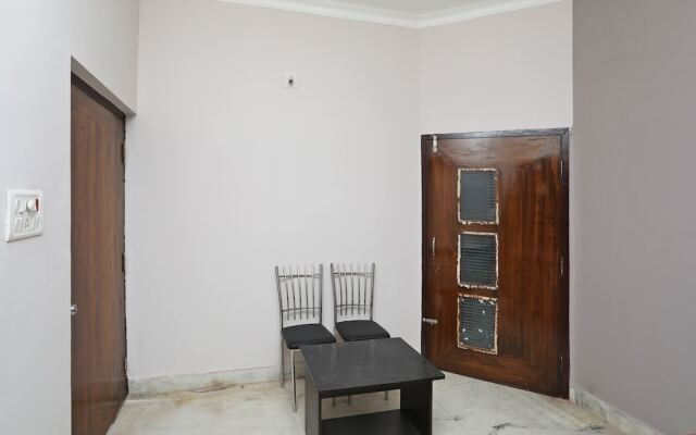 OYO 14988 Regal Stays