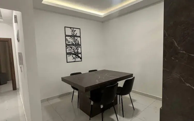 JRE Cozy Home Near All Services 19