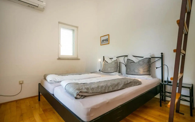 Guki Apartments