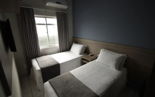 Kennedy Slim Hotel