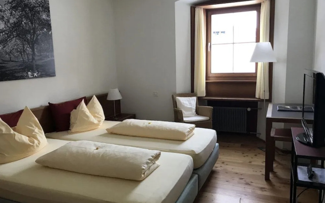 Hotel Bodenhaus – Guest Rooms – Spluegen