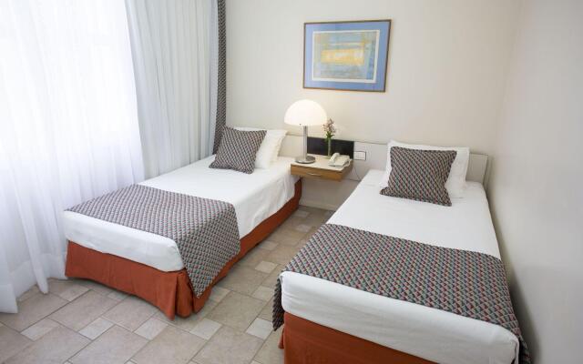 Savoy Othon Lite