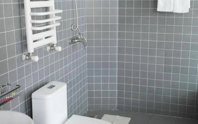 City 118 Chain Hotel