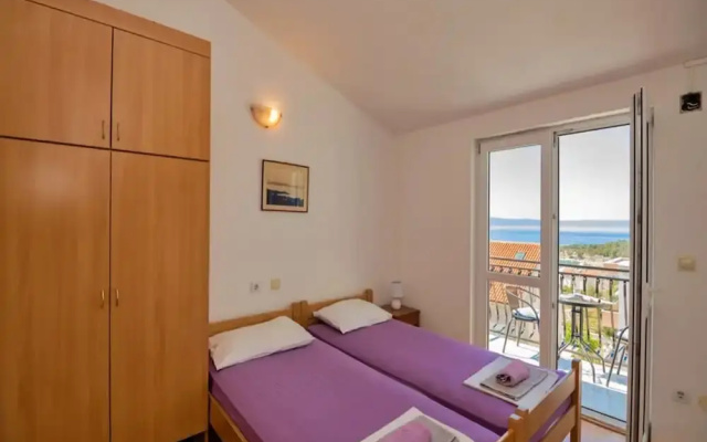 Charming 1 Bedroom Apartment in Makarska