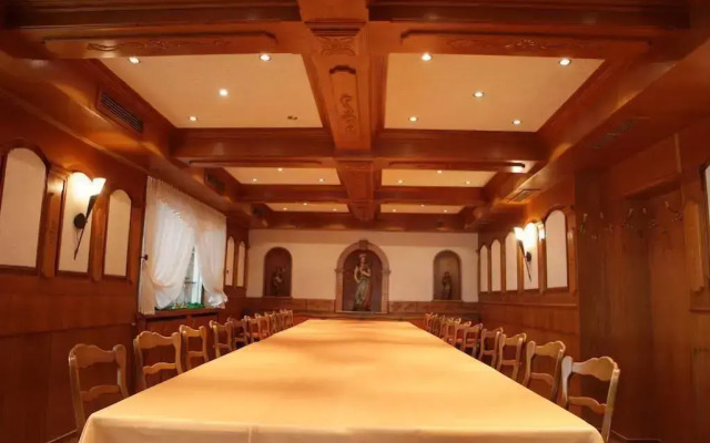 Hotel-Restaurant Zum Kirschbaum