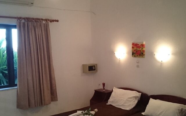 Spacious Apartment in Plataanias with Swimming Pool
