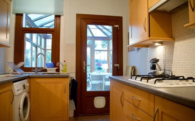 2 Bedroom House with Views of Arthurs Seat