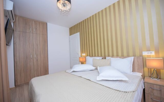 Privilege Apartment - Cismigiu Gardens