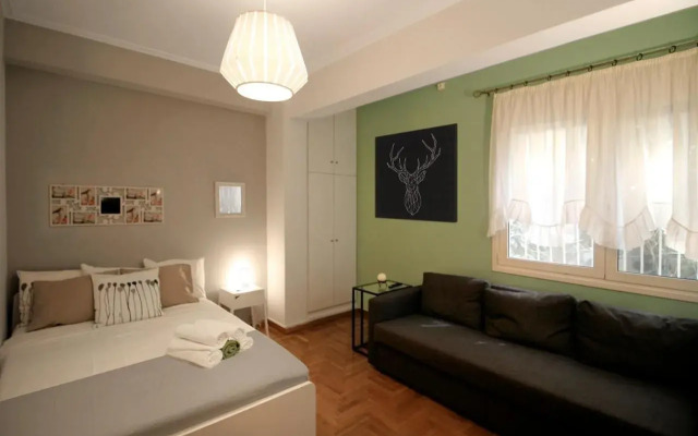 Luxury flat in Kolonaki, 3’ Metro