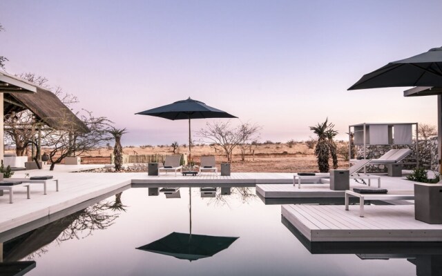 Kruger Sunset Lodge - living with lions