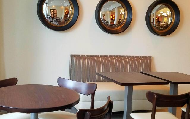 Holiday Inn Irving Las Colinas by IHG